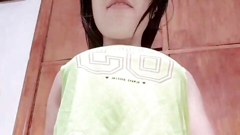 Horny Teen Twerking on a Dildo